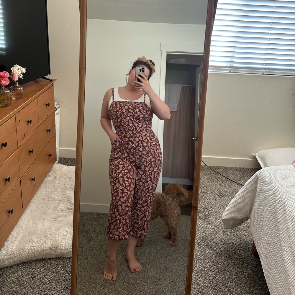 Leafy rust jumpsuit with smock back